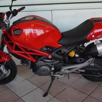 DUCATI Monster 696 naked