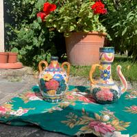 Coppia di anfore decorate