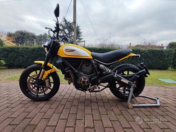 Ducati Scrambler 800 ICON Gialla