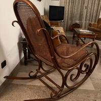 Sedia a dondolo in legno