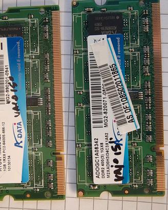 2x 1 GB DDR2 800 MHz AData