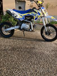 Pit bike