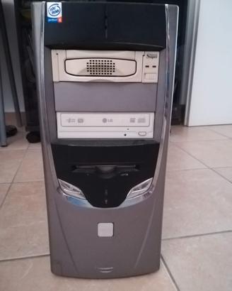 Pc Fisso P4 2.5 Ghz  2Gb Ram hd160+60gb Ide
