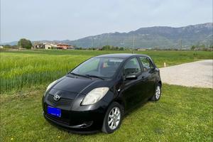 TOYOTA YARIS 1.0 5 porte  2007, OK per NEOPATENTAT