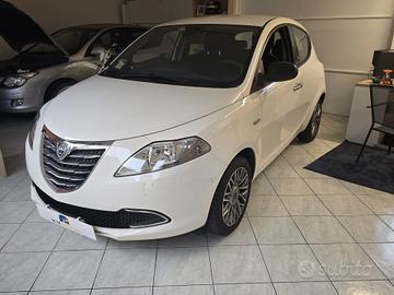 Lancia Ypsilon 1.2 69 CV 5 porte S&S Gold