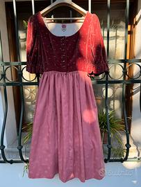 Vestito folcloristico