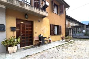 CASA DI CORTE A NAVE