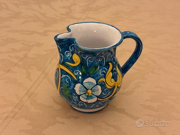 Brocca in ceramica di Caltagirone