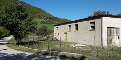 Fabbricato uso capannone o abitazione