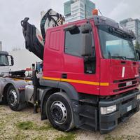 Iveco Cursor trattore con gru 6x2