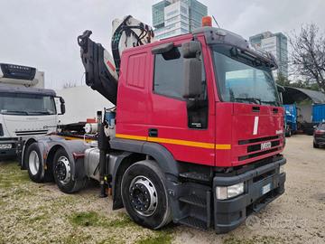 Iveco Cursor trattore con gru 6x2