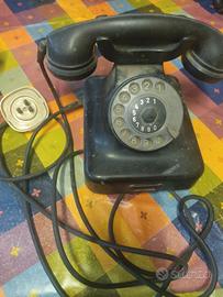 Telefono nero, tipico.