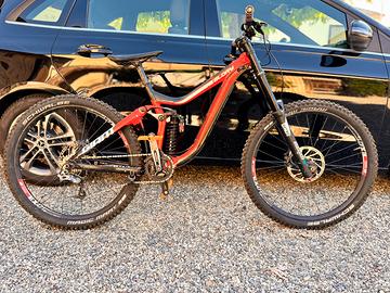 Giant glory downhill