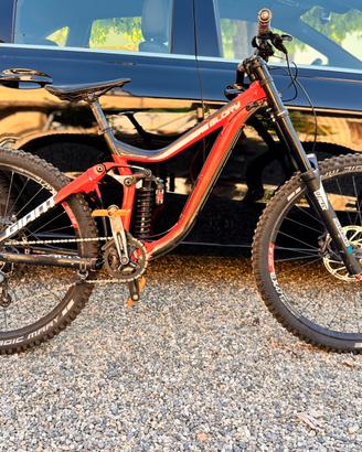 Giant glory downhill