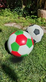 Due palloni da calcio