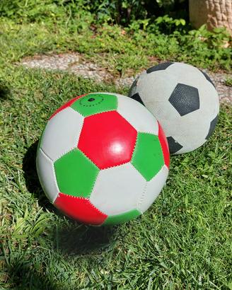 Due palloni da calcio
