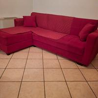 Divanoletto con penisola e contenitore