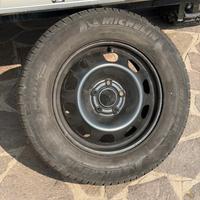 Cerchio acciaio 16 + gomma per Dacia Duster