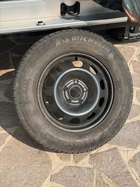 Cerchio acciaio 16 + gomma per Dacia Duster