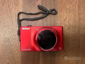 Nikon Coolpix S8000 14.2MP