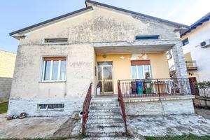 VILLA SINGOLA A ROVATO