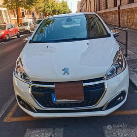 Peugeot 208 1.6 BLUEHDI 75cv 55kw Allure 