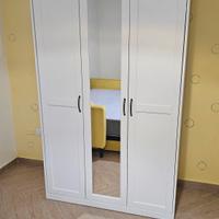 armadio con cassettiera e comodini 