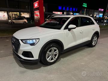 Audi Q3 35 TDI S tronic Business