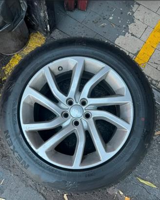 Cerchi con pneumatici Land Rover 18