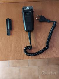 Rasoio elettrico Braun. 