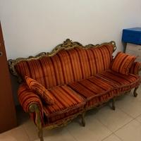 Divano d’epoca arredo casa.