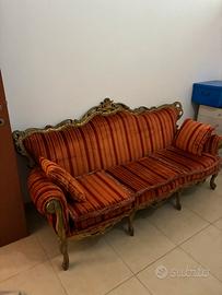 Divano d’epoca arredo casa.