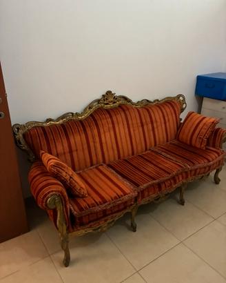 Divano d’epoca arredo casa.