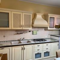 Cucina Lube con piano in pietra lavica