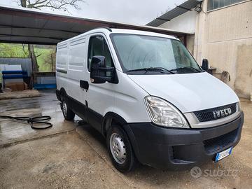 IVECO DAILY TETTO BASSO PASSO CORTO