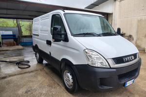 IVECO DAILY TETTO BASSO PASSO CORTO