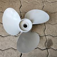 Elica in ferro colore grigio fuoribordo passo 21 