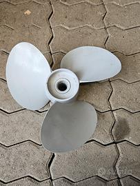 Elica in ferro colore grigio fuoribordo passo 21 