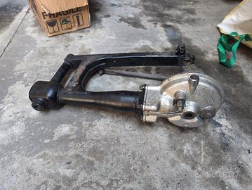 VT 500 custom   forcellone posteriore cardano