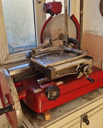Affettatrice funzionante