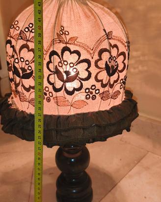 Lampada Vintage Con Paralume Artigianale In Panno 