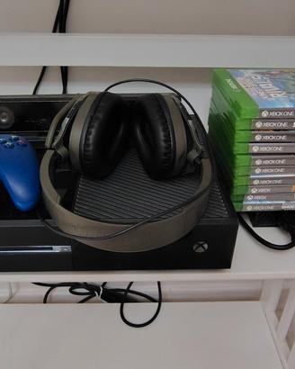 Xbox One con giochi e accessori 