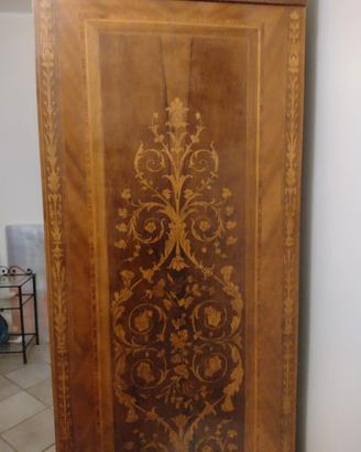 armadio antico intarsi in legno