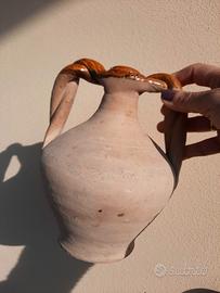 Vaso anfora in terracotta parzialmente smaltata vi