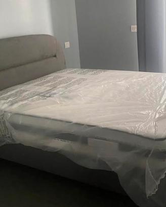 Letto matrimoniale + materasso in memory foam