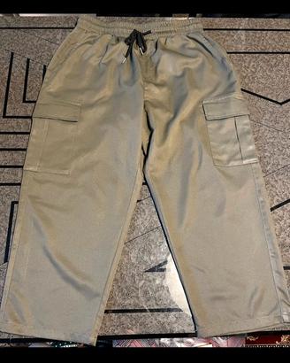 Pantalone cargo verde con tasconi laterali