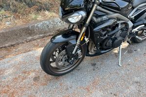Triumph 765 Rs