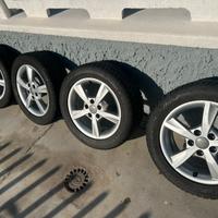 Treno di gomme invernali con cerchi da 16 pollici