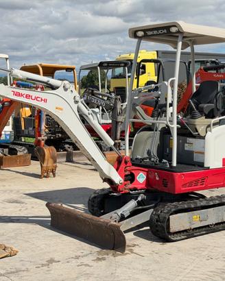 Mini escavatore TAKEUCHI TB216