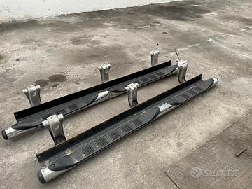 pedane laterali per MITSUBISHI L200 anno 2016